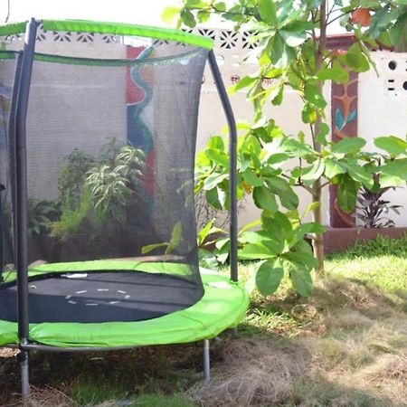 Fully Aircondition 3Bed Villa- A C- Wifi- Hotwater 弗里敦 外观 照片