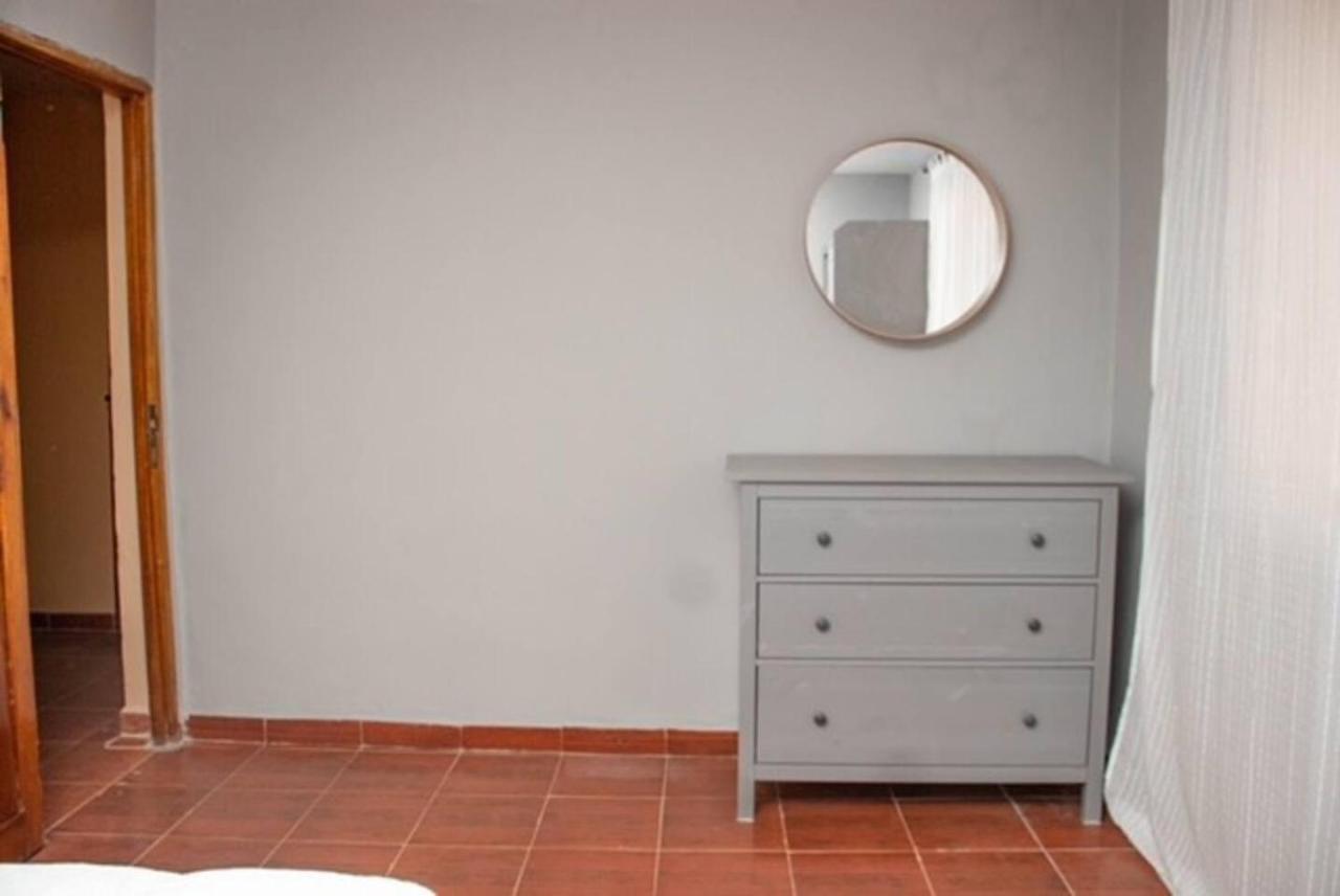 Fully Aircondition 3Bed Villa- A C- Wifi- Hotwater 弗里敦 外观 照片