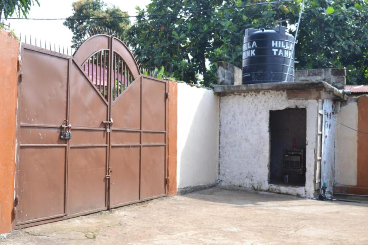 Fully Aircondition 3Bed Villa- A C- Wifi- Hotwater 弗里敦 外观 照片